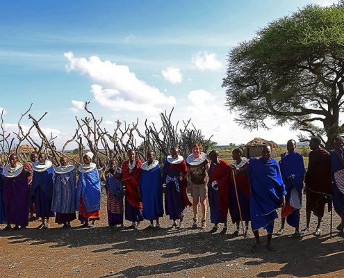 Dieses Safari Paket bietet Ihnen die Möglichkeit, ein traditionelles Maasai Dorf in der Ikoma Wildlife Management Area zu besuchen