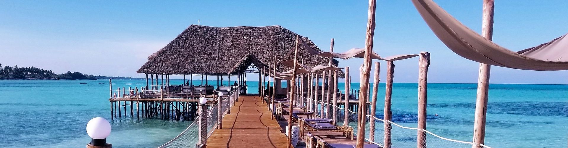 Der Steg des Reef & Beach Hotel Sansibar