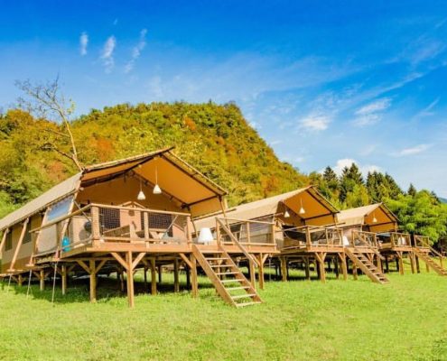 Die geräumigen, voll ausgestatteten Zelte der Africa Safari Lake Natron Lodge
